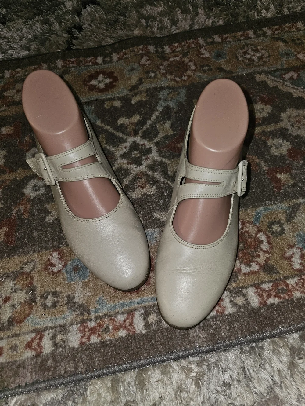 BEAUTIFEEL Gorgeous Ivory Mary Jane Pumps/Heels Size 7/38 SUPER NICE Pre-owned!